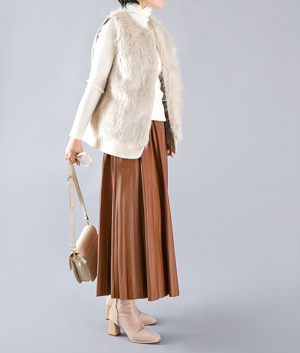 Camel colored eco-leather pleated skirt