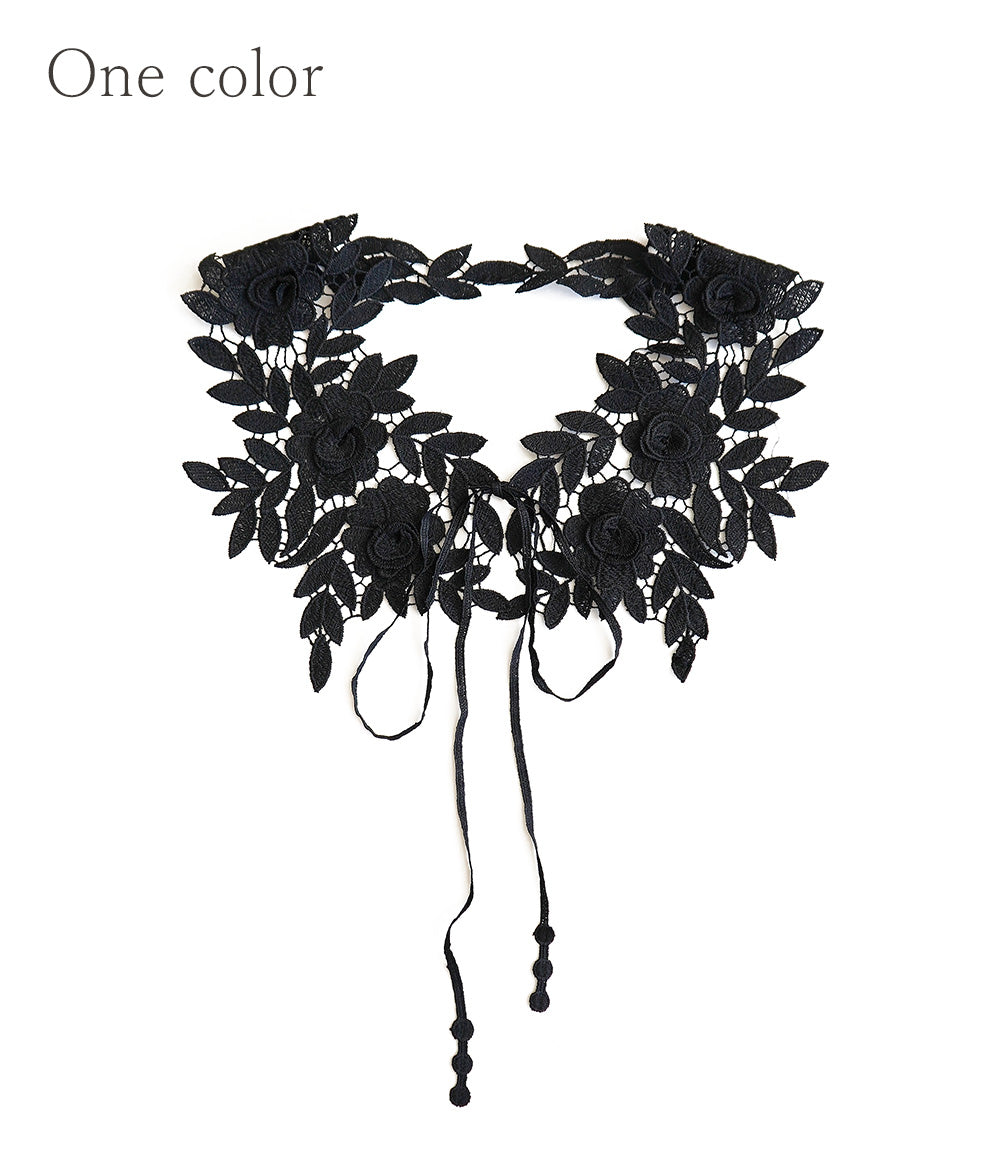 Collar with classical flower lace