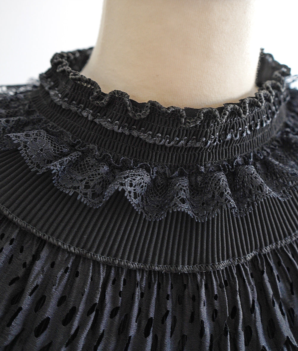 Gothic cutwork lace collar