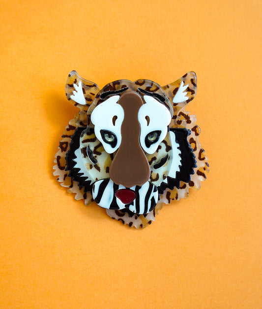 Brooch with tiger motif