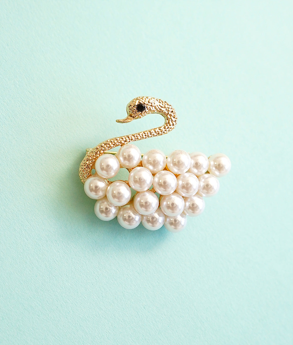 Pearl swan brooch