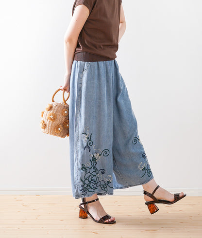Cropped wide pants with floral embroidery