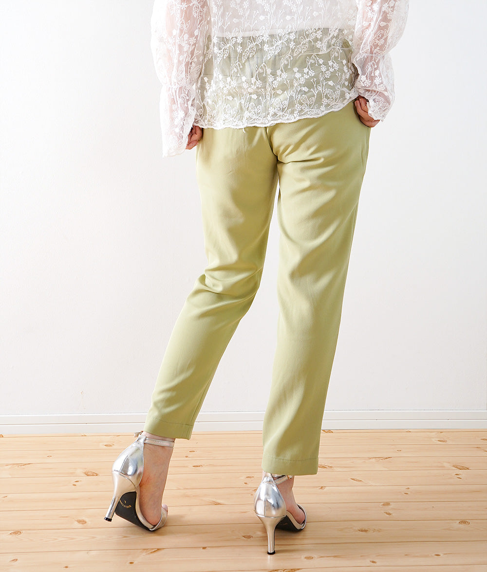 Neatly tapered pants in pistachio green