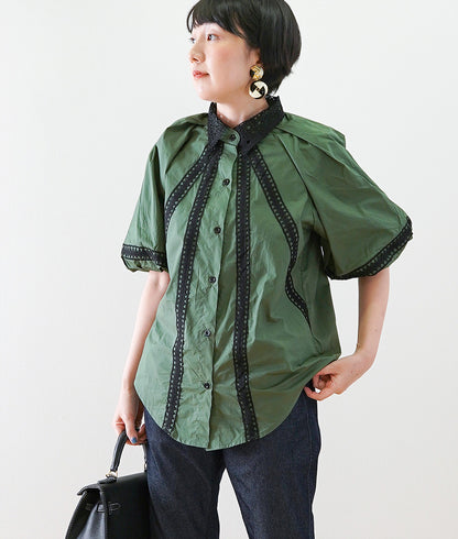 Green shirt with lace and balloon sleeves