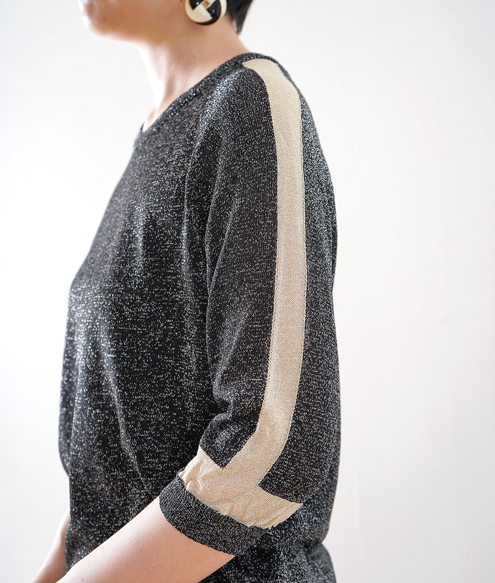 Glittering shoulder line lamé knit