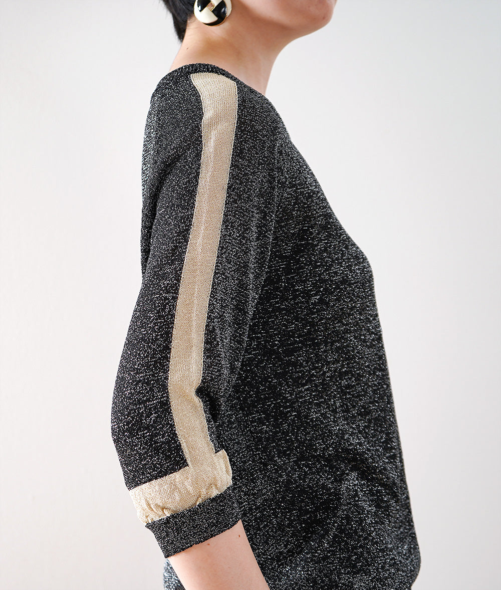 Glittering shoulder line lamé knit